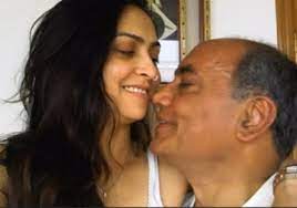 Amrita rai confirms marriage with digvijay singh, says 'want him to give his assets to his children. Congress Leader Digvijaya Singh Marries 24 Years Younger Girlfriend Amrita Rai