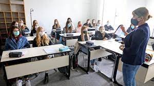 Ärzte stellen atteste gegen maskenpflicht aus. Schule Maskenpflicht Im Unterricht So Drastisch Reagieren Manche Eltern Augsburger Allgemeine