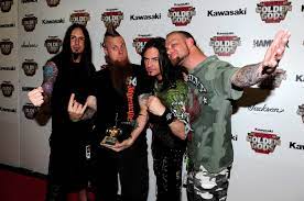 Matt snell is the bass player in the american heavy metal band five finger death punch. Five Finger Death Punch Bassist Matt Snell May Have Quit Maybe