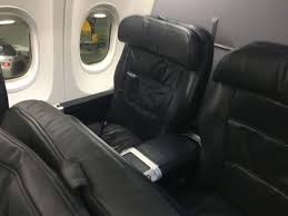 Given on the same lines, comes the united airlines international first class suite. United First On 737ng Begs For Hard Product Upgrade But Soft Shines Runway Girlrunway Girl