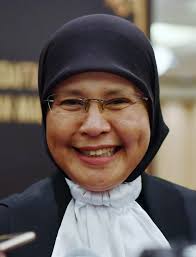 Just yesterday (6th may), datuk tengku maimun tuan mat was officially sworn in as malaysia's new chief justice (cj), also making her the first female cj in malaysia's history. Malaysia Has Appointed Our First Female Chief Justice Syok