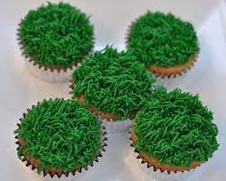 Beki Cook S Cake Blog Grass Bees Ladybugs Cupcakes Grass Cake Cupcake Icing Cake Blog
