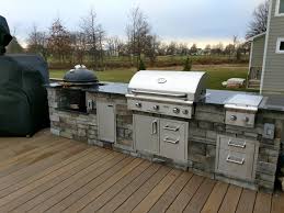 This outdoor kitchen can be built right into your deck and it has everything that you need to entertain outdoors. Columbus Oh Outdoor Kitchen Builder