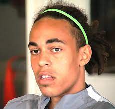 Baba yake mzazi yussuf mzee yurary yussuf poulsen had a total amount of 19 goals and 8 assists during his 2018/19 season. Yussuf Poulsen Wikiwand