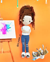 Instagram Da Or Melek Or Bu Seferki Ressam Kiz Amigurumidoll Amigurumi Ressam Amigurumidolls Orgubebek Amigurumi Modelleri Orgu Amigurumi
