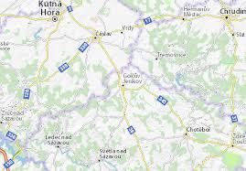 Velitel jednotky průzkumem zjišťuje, že se jedná o technickou závadu na dodávce, které unikají pohonné hmoty na pozemní komunikaci. Michelin Golcuv Jenikov Map Viamichelin