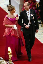 Even though prince edward holds the title of earl of wessex, he will eventually take over the title of duke of edinburgh. Buscar Coronasreales Foroargentina Net Countess Wessex Lady Louise Windsor Royal Fashion