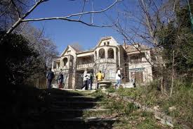 Ο στόχος ήταν να μη φτάσει η φωτιά στον. To Basiliko Kthma Sto Tatoi In Gr