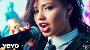 Vuoi spezzarmi pezzo a pezzo è parte del gioco. Demi Lovato Really Don T Care Ft Cher Lloyd Official Video Youtube