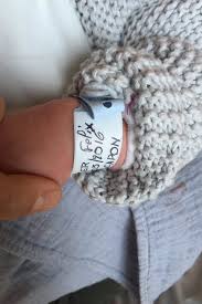 Agathe lecaron, david lowe, laurent maistret et james le mannequin se lancent dans des expérimentations qui rendent la science ludique et accessible à tous. Agathe Lecaron A Accouche