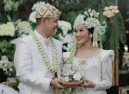 Biasanya sambutan itu berisi tentang rasa syukur, rasa terima kasih kepada para tamu undangan. Susunan Acara Pernikahan Mulai Dari Akad Sampai Resepsi Wedding Market