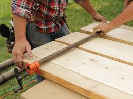 This coffee table was missing its glass top, so mindi replaced it with rustic painted pallet wood slats for a whole new look. How To Build A Reclaimed Wood Dining Table How Tos Diy
