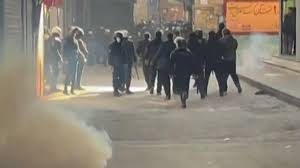 Iran security forces use tear gas on protesters in Tehran bazaar ...