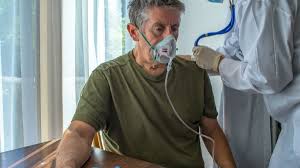 Eddy Mitchell hospitalisé : la pneumonie, un danger sous-estimé !