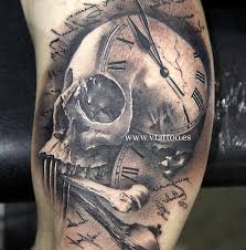 Brandon crone combine plusieurs styles de tatouage pour produire de superbes œuvres d'art corporelles. Tons Of Awesome Tattoos Http Tattooglobal Com P 3988 Tattoo Tattoos Ink Tatouage De Crane Tatouages De Cranes Tatouage Horloge