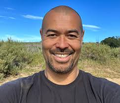 CONHEÇA O EMPRESÁRIO E PROFESSOR DE CAPOEIRA DANIEL YOSHIMI “CHIN”