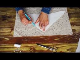 En effet, le bandana est un accessoire intemporel qui a traversé l'histoire, et vous allez vite vous rendre compte que ce n'est pas pour rien. Tuto Bandana Youtube