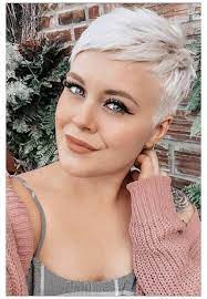 40 Short Pixie Haircut In Various Colors For Small Faces And Round Faces Pixie Haircut For Roun Short Pixie Haircuts Short Hair Styles Pixie Pixie Haircut