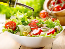 12 kcal per 100 g, per cui mangiatene pure quanto vi pare e piace perché, oltre ad essere sano, è perfetto per la dieta! 15 Cibi Sani Che Fanno Ingrassare Letteraf