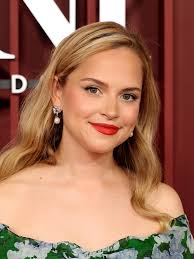 Loot” actress Stephanie Styles looks gorgeous in Sachin & Babi while  attending the Tony Awards to support her dad, who produced the new show  “Buena Vista Social Club” and is nominated for