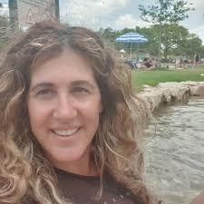 עדי, סלע חייק