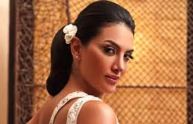 تألمت كثيرًا ووصلت أخبار لأمي أنني توفيت مشاهير العرب. ÙÙŠØ¯ÙŠÙˆ Ø­ÙˆØ±ÙŠØ© ÙØ±ØºÙ„ÙŠ Ù…ØµØ§Ø¨Ø© Ø¨Ø§Ù„Ø§ÙƒØªØ¦Ø§Ø¨ Ù…Ø­Ø¨ÙˆØ³Ø© ÙÙŠ Ø§Ù„Ø¨ÙŠØª Beirutcom Net