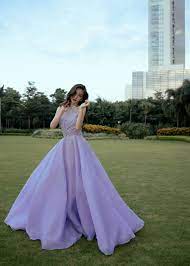 China Entertainment News Angelababy Poses For Photo Shoot In 2021 Prom Girl Dresses Wedding Dress Websites Gorgeous Dresses