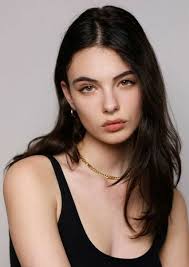 Fan Casting Deva Cassel as Jenna Cavanaugh in Pretty Little Liars (based