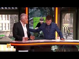 Hij werd voornamelijk bekend door zijn eigen televisieprogramma 'peter r. Peter R De Vries In Tranen Om Nicky Verstappen Rtl Boulevard Youtube