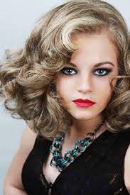 1950s Hairstyle With Blonde And Brunette Tone Retro Hairstyles Blonde Wavy Hair Medium Length Hair Styles