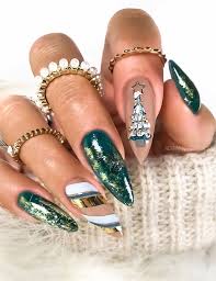 Patrick day nails nail designs. Pretty Festive Nail Colours Designs 2020 Green Christmas Nails