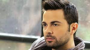 Γεννήθηκε στην αλβανία, αλλά σε μικρή ηλικία μετανάστευσε με την οικογένειά της στην ελλάδα, όπου ζει και εργάζεται. Hlias Brettos Fun Club Home Facebook