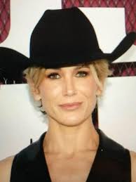 This is Michael Landon's daughter, Jennifer Landon, who stars as Teeter
