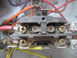 Jika saya ingin mengontrol fan coil dari sebuah relay tambahan. Ruud Air Conditioner Troubleshooting