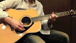 Hal tersebut dilakukan agar kamu terbiasa memainkan alat. How To Play The Acoustic Guitar Playing Hints Musical Instrument Guide Yamaha Corporation