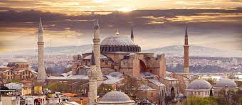 Hagia sophia, place of worship built at constantinople (now istanbul, turkey) in the 6th century ce under the direction of the byzantine emperor justinian i. Turkei Gericht Ebnet Weg Zur Nutzung Der Hagia Sophia Als Moschee Katholisch De