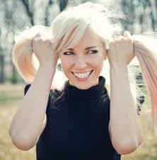 Kari Dawson's Instagram, Twitter & Facebook