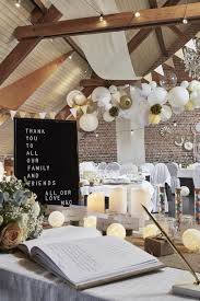Les cadeaux aux invités du mariage 84. Deco Mariage Idees Pour Decorer La Table Livre D Or