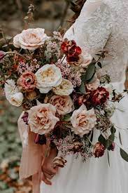 Think about the color of autumn leaves, and pick flowers accordingly. 45 Best Fall Wedding Flowers Gorgeous Wedding Bouquet Ideas 2020