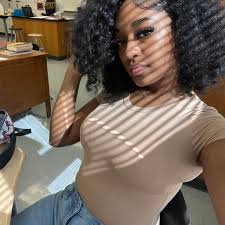 Okay so the drone show started at 10 and only lasted 5 mins….. ionk how to  feel😒