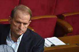 Депутату верховной рады украины, главе политсовета «оппозиционная платформа — за жизнь» виктору медведчуку и его однопартийцу тарасу козаку вменяют три эпизода нарушения. U Palati Predstavnikiv Ssha Zaproponuvali Zaprovaditi Sankciyi Proti Viktora Medvedchuka Detektor Media