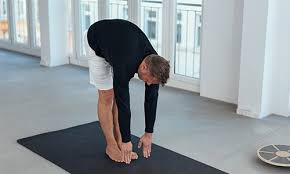 Standing toe touches muscles worked. 6 Stretching Exercises To Improve Hamstring Flexibility Fitness Workouts