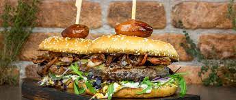Dry Aged Beef Burger Mit Balsamico Schalotten Ziegenmayonnaise Wb