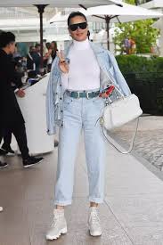 In 2005, tennis magazine selected her as the greatest female tennis player for the years 1975 through 2005 and she is considered one of the best female tennis players of all time. Salma Hayek Ci Martina Partlova Podzimni Moda Podle Slavnych Dam In 2020 Street Outfit Outfits Fashion