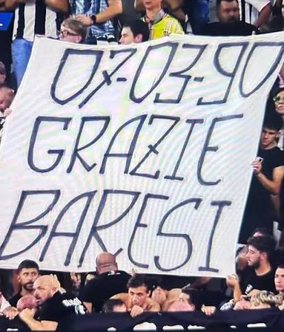 Ci sono leggende davanti alle quali anche uno stadio avversario si alza in  piedi. Lo Juventus Stadium ha reso omaggio a Franco Baresi, simbolo eterno  del Milan e del calcio italiano. Un