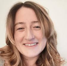 Valombre Academy: L'éveil de la voix (French Edition) eBook : June, Meredith  : Amazon.in: Kindle Store