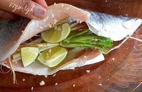 Kukus lak kejap jer sebab sambil masak nasi , atas tu kita boleh sekali kukus. Siakap Kukus Limau Ala Thai Masakan Mbak Rini