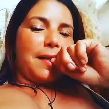 Solteira sim sozinha nunca bebê 😋❤