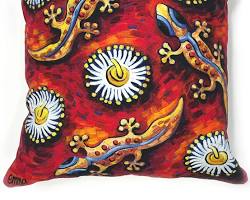 gecko cushionの画像