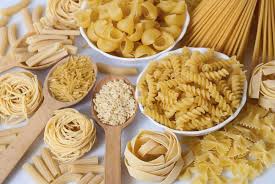 En soit les pâtes apportent des sucres lents donc l'organisme régule mieux son ingestion de calories qu'avec des sucres rapides. Pates Fraiches Seches Completes Nouilles De Riz La Verite Sur Les Pates L Express Styles